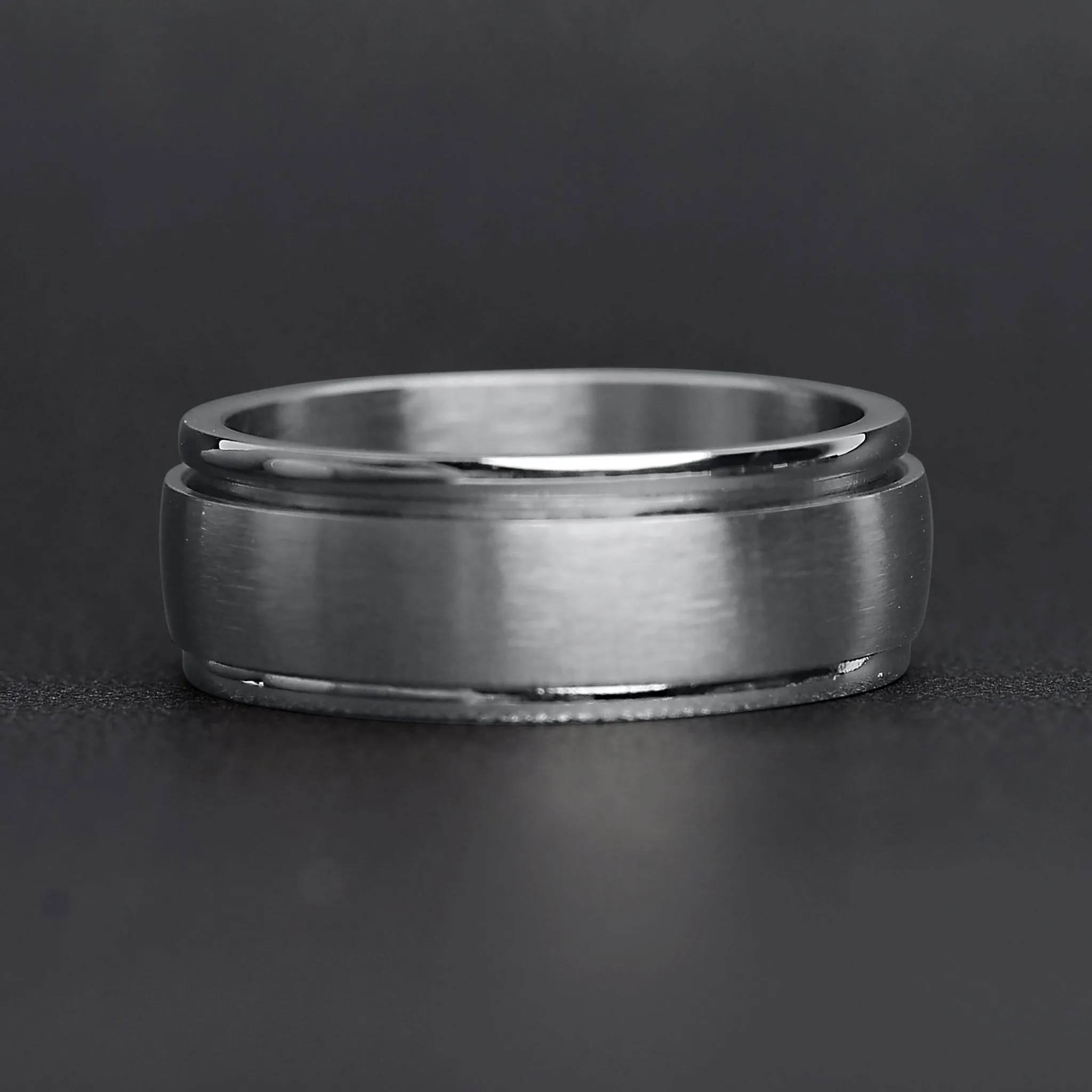 Brushed Stainless Steel Spinner Ring / FNS007