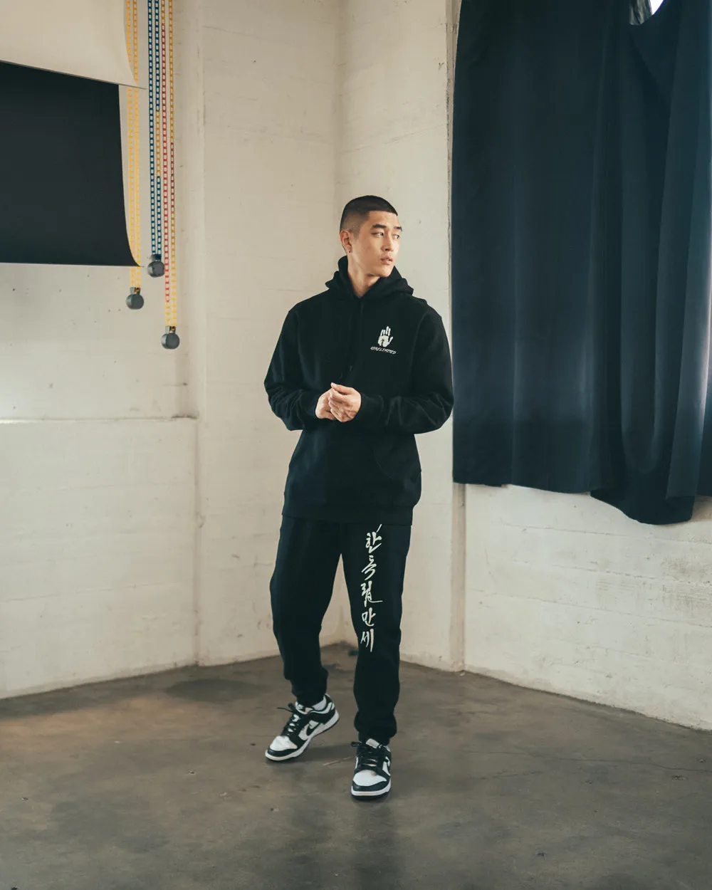 LONG LIVE INDEPENDENCE OF KOREA SWEATPANTS (BLACK)