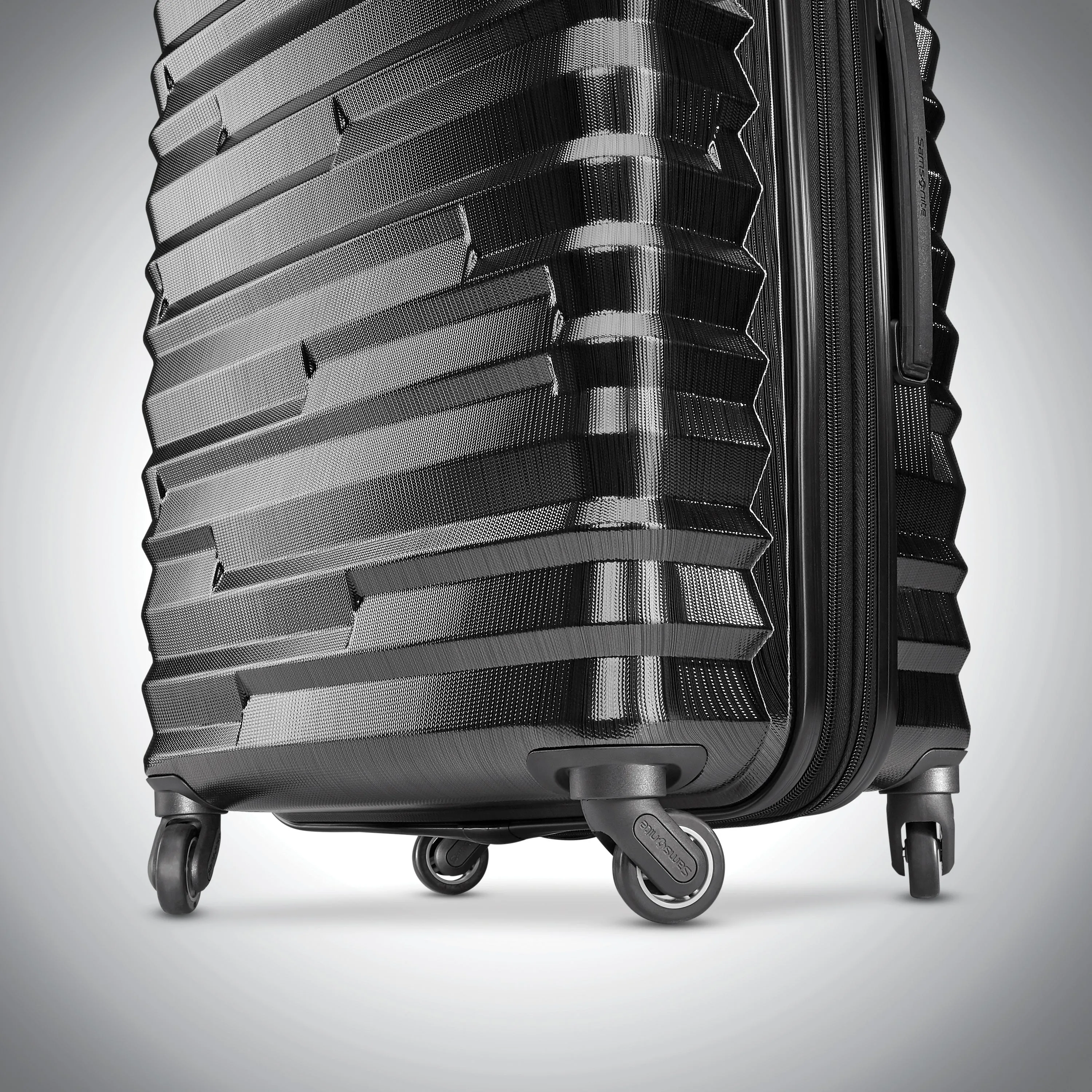 Samsonite Ziplite 4.0 Carry-On Expandable Spinner