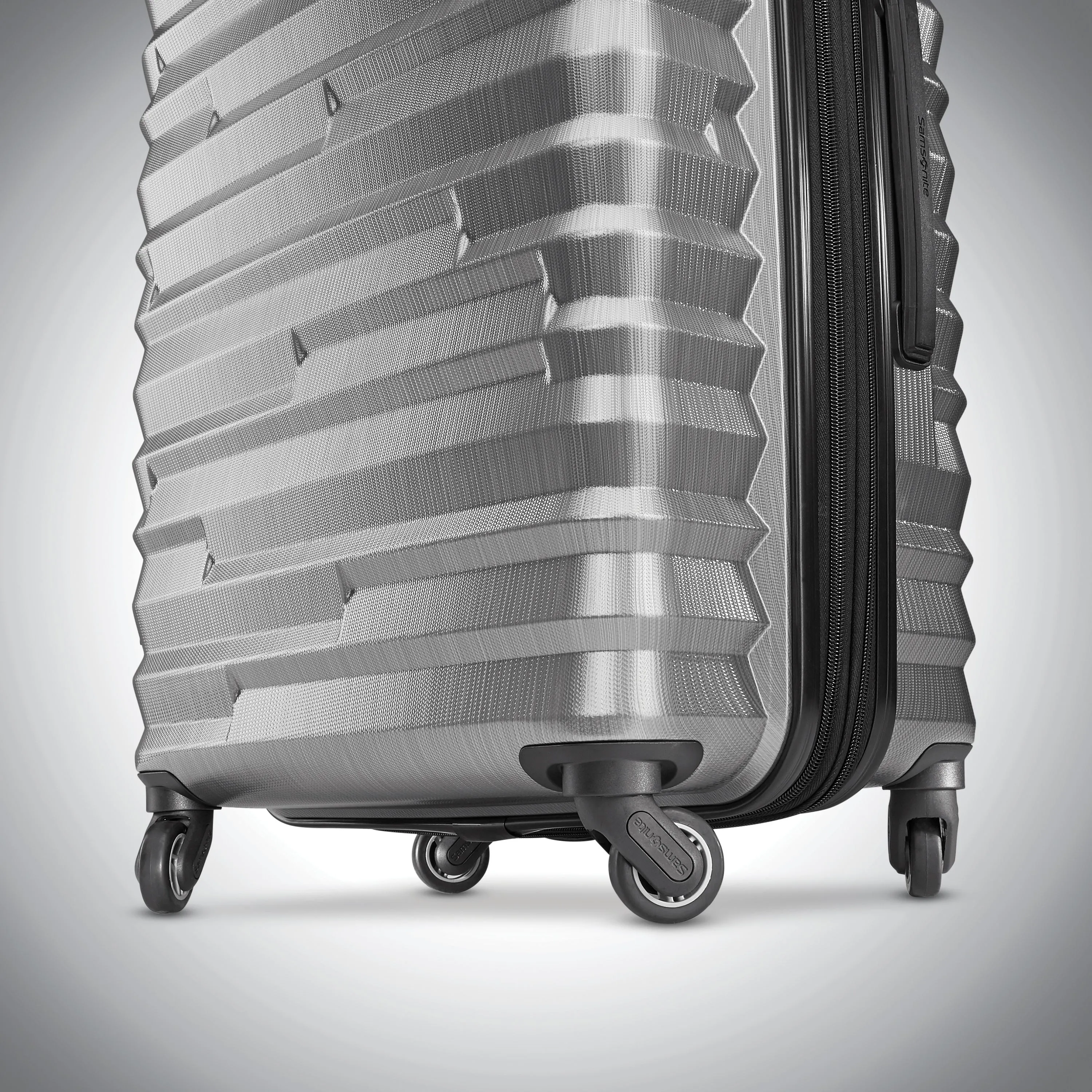 Samsonite Ziplite 4.0  Medium Spinner